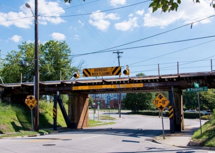 This Can Opener Bridge is a Nightmare for Truck Drivers
