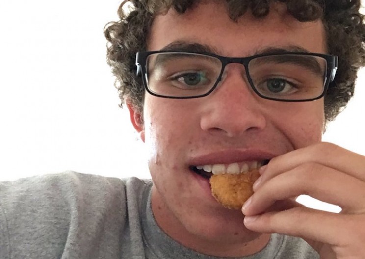 Teen Asking for Free Chicken Nuggets Breaks Record for Most Retweets Ever