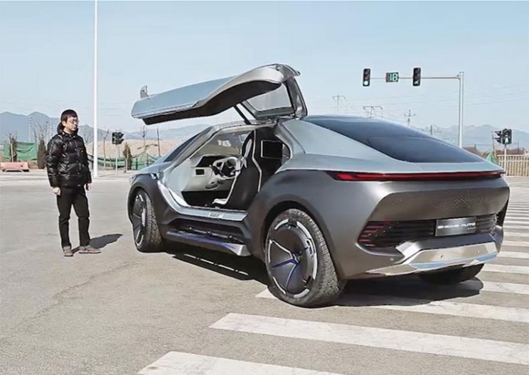 China's Newest All-Electric Vehicle Garners $600M in Fundraising