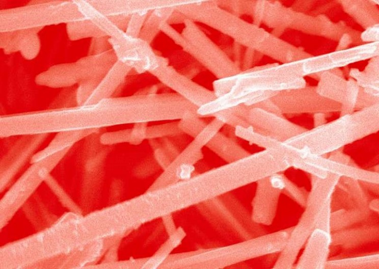 New Hydrogen Fuel Possible by Splitting Water Molecules with Nanowires