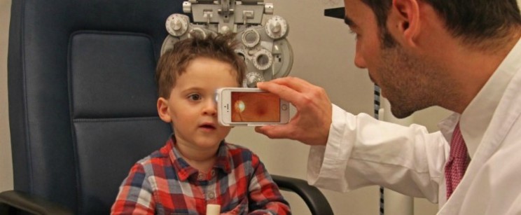 D-Eye attaches to your smartphone to help you avoid seeing the eye doctor