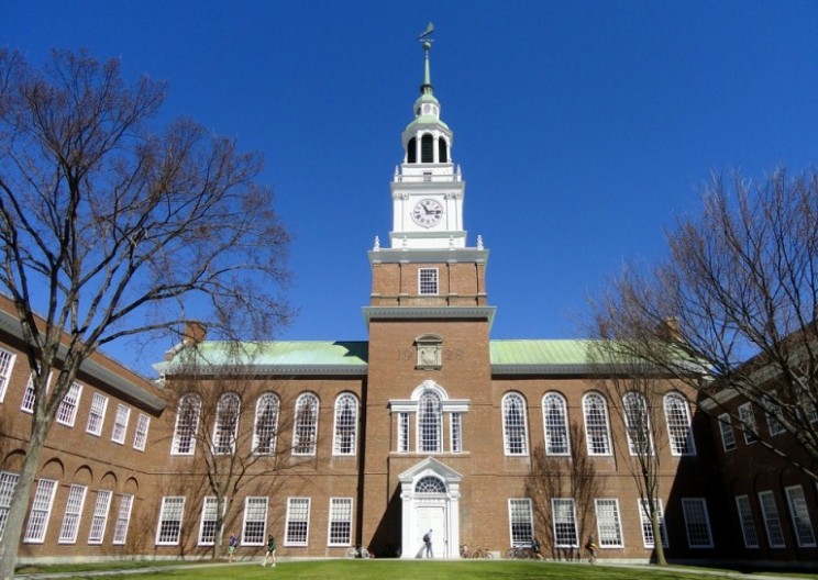 Which Universities can Claim the Most Famous Scientists?