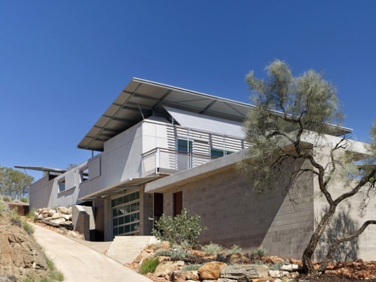 Desert House keeps it’s cool and generates own power