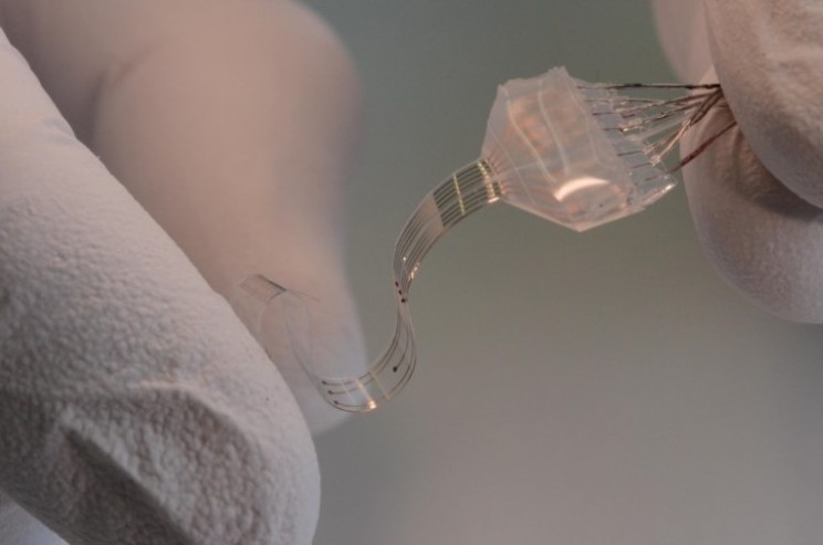 Paralyzed people may walk thanks to e-Dura spinal implant