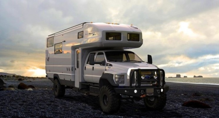 EarthRoamer XV-HD van takes families off the road and grid
