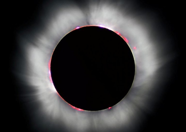 You Can Watch Monday's Total Solar Eclipse Live on Twitter