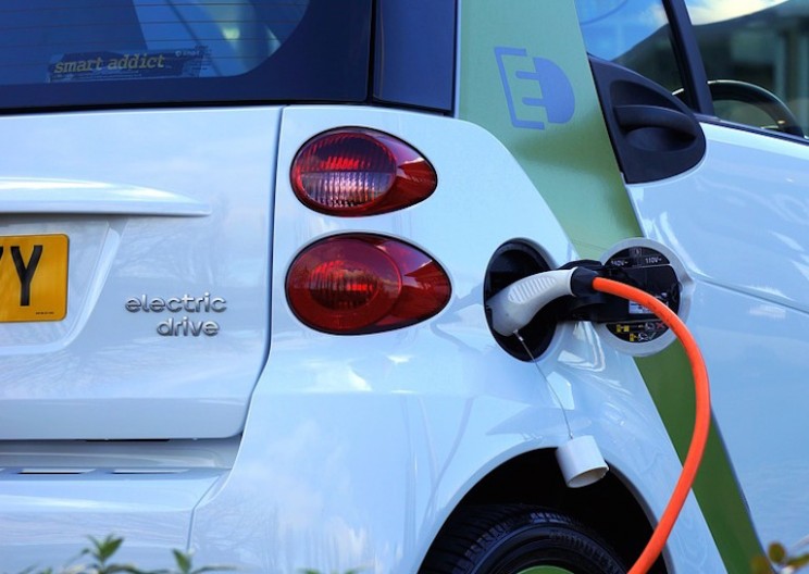 How Will Electricity Companies Keep Up with the Surge in Electric Cars ?