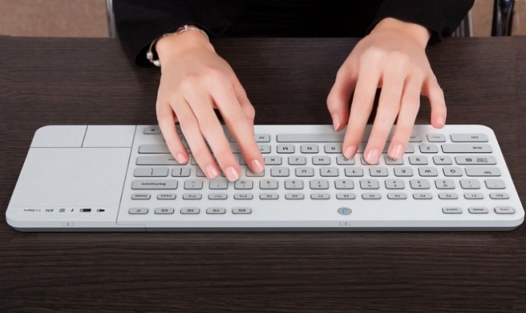 Jasta offers e-ink keyboard with symbols that change