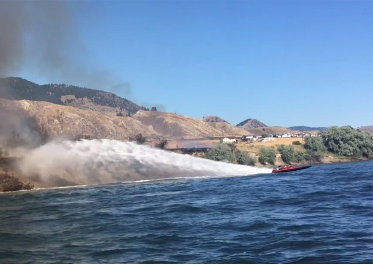 This Heroic Couple Used Their Jet Boat to Help Extinguish a Grass Fire