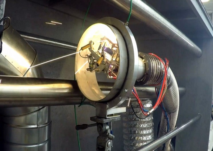LaserPipe - The snake robot that crawls through pipes and makes welding look easy