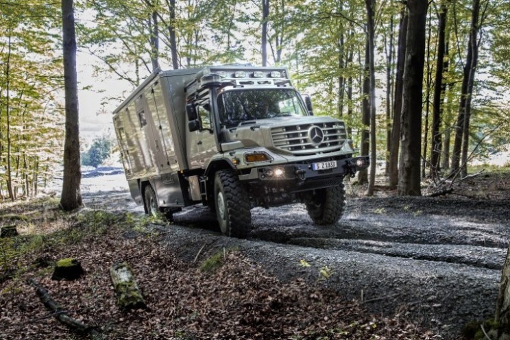 Mercedes-Benz Zetros is a luxury apartment on wheels