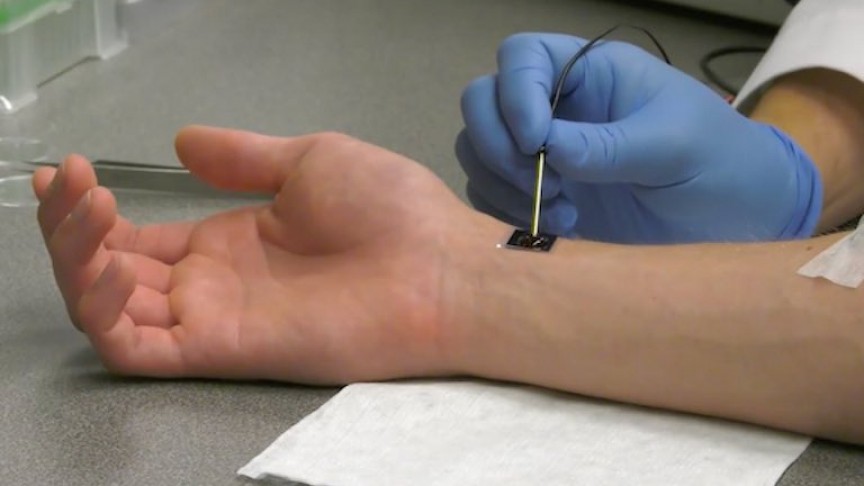 This Tiny Microchip Can Heal Live Tissue With A Single Touch
