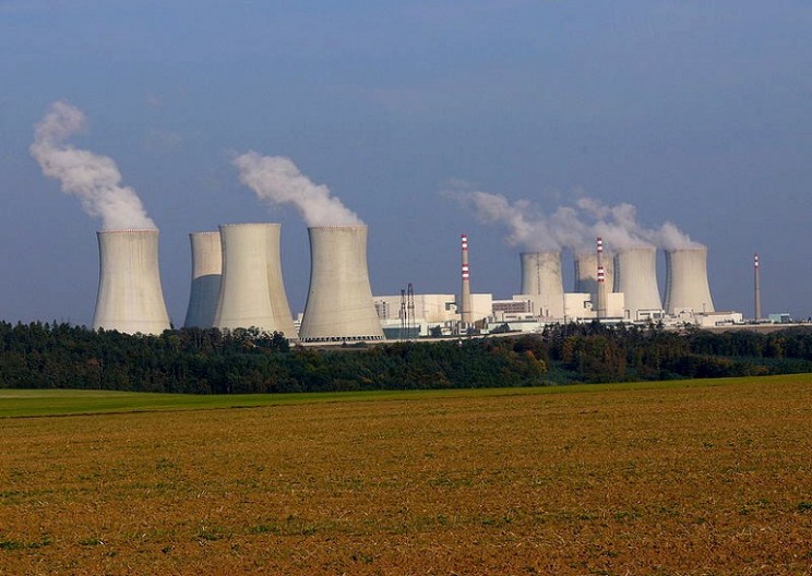 Turning Nuclear Weapons into Nuclear Fuel