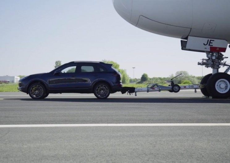 Porsche Cayenne Breaks New Record for Towing World's Largest Passenger Aircraft