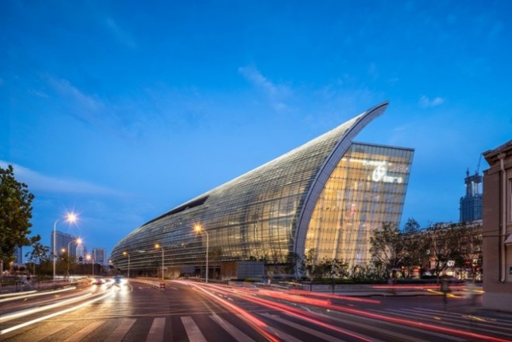 Riverside 66 has a stunning 350m curved glass façade