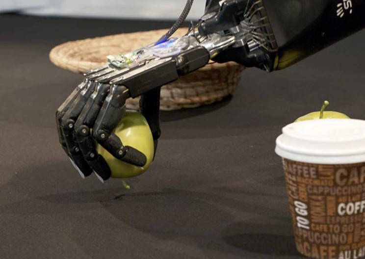 Researchers Teach Robots How to Grasp Objects Like Humans