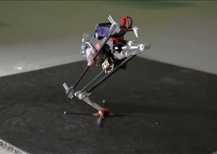 This Tiny Robot Scales Walls With Spider-Man Style Agility