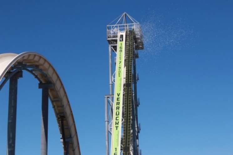 World’s tallest waterslide gets thrill seekers soaked