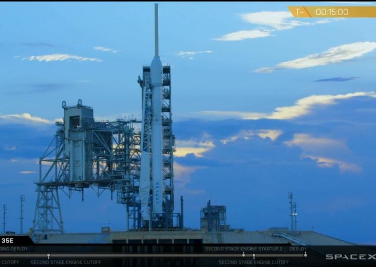SpaceX Scrubs Falcon Launch Due to Computer Issues