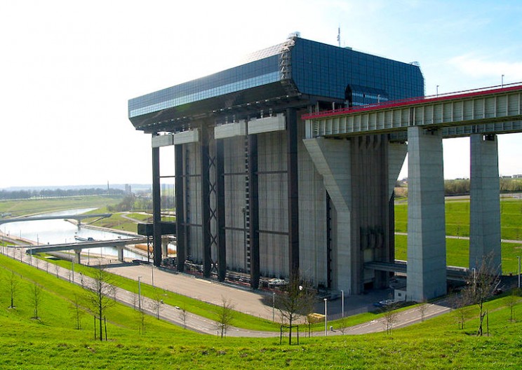 The Strépy-Thieu Boat Lift: World's Second Tallest