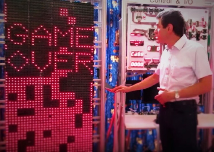 Man Constructs a Massive $51,000 Computer to Play Tetris