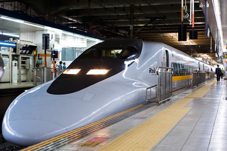 Mezmerizing Infinite Looping Train