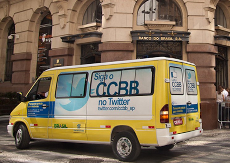 These Vans Provide Brazilians in Japan With Food and Mobile Banking