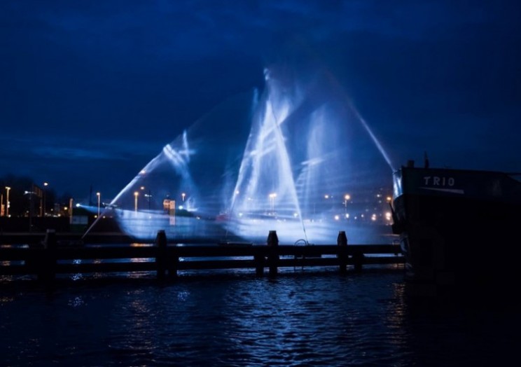 Amsterdam Light Festival visitors treated to ghost ship visuals