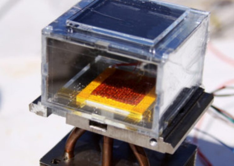 This Solar-Powered Device Pulls Drinking Water From the Driest Desert Air