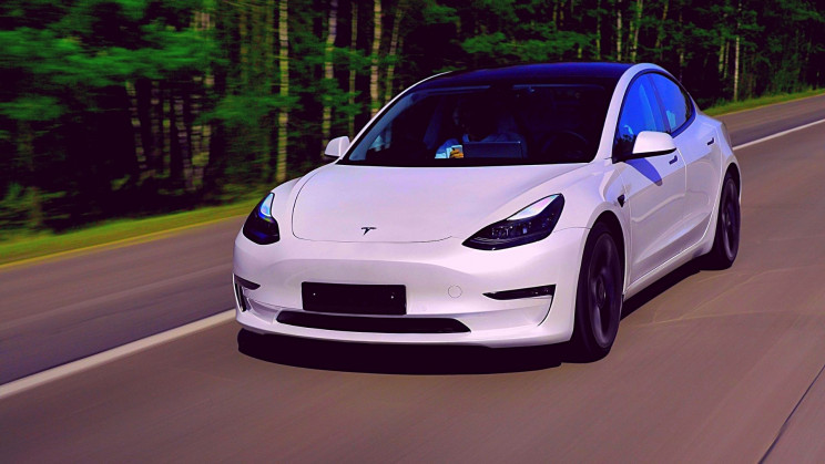 Tesla's 'Full Self-Driving' Software May Open to More Drivers. Should We Worry?