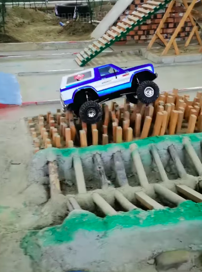 RC Chevy Blazer Smashes Its Way Through Obstacle Course RC Chevy Blazer Smashes Its Way Through Obstacle Course