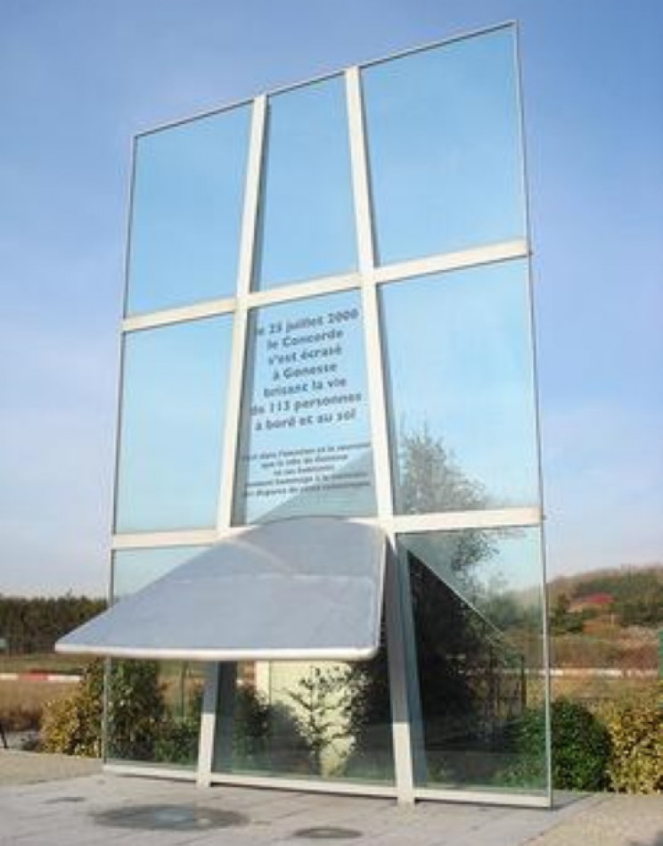 Monument to Concorde crash victims Monument to Concorde crash victims