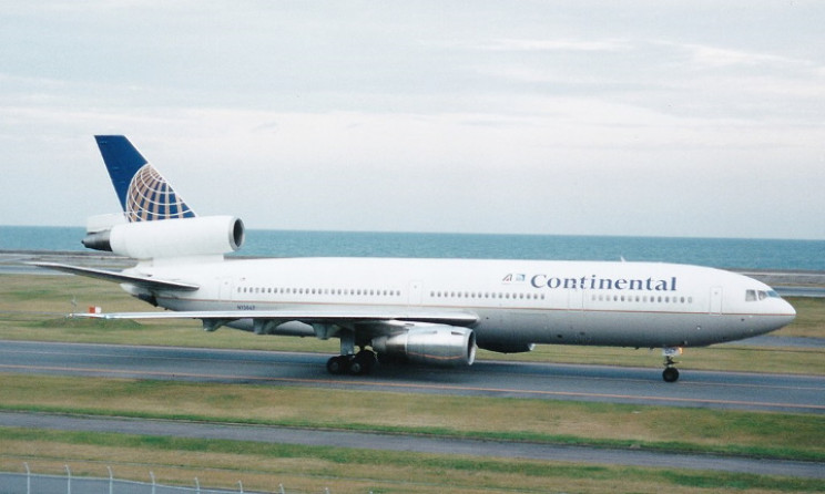 Continental DC10 which lost a part Continental DC10 which lost a part