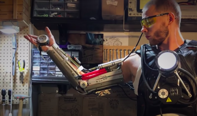 This Exoskeleton Uses Hydrogen to Power Its Artificial ‘Muscles’ This Exoskeleton Uses Hydrogen to Power Its Artificial ‘Muscles’
