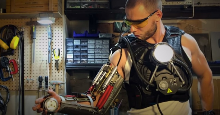 This Exoskeleton Uses Hydrogen to Power Its Artificial ‘Muscles’