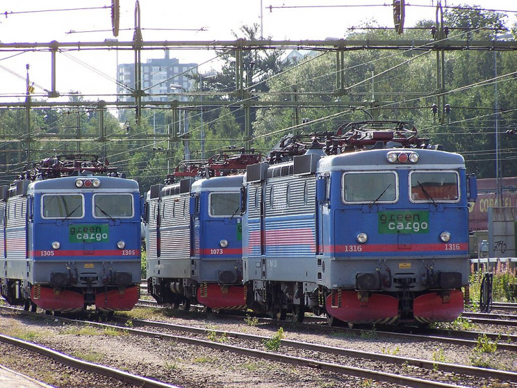 electric trains in sweden
