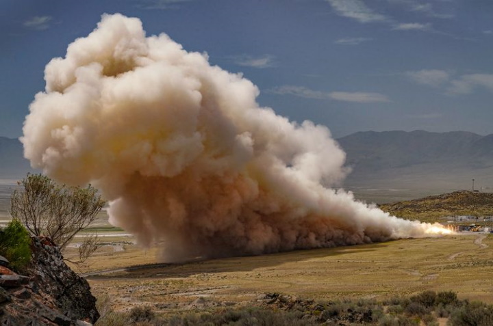 Plume during the August 2020 GEM-63XL test Plume during the August 2020 GEM-63XL test