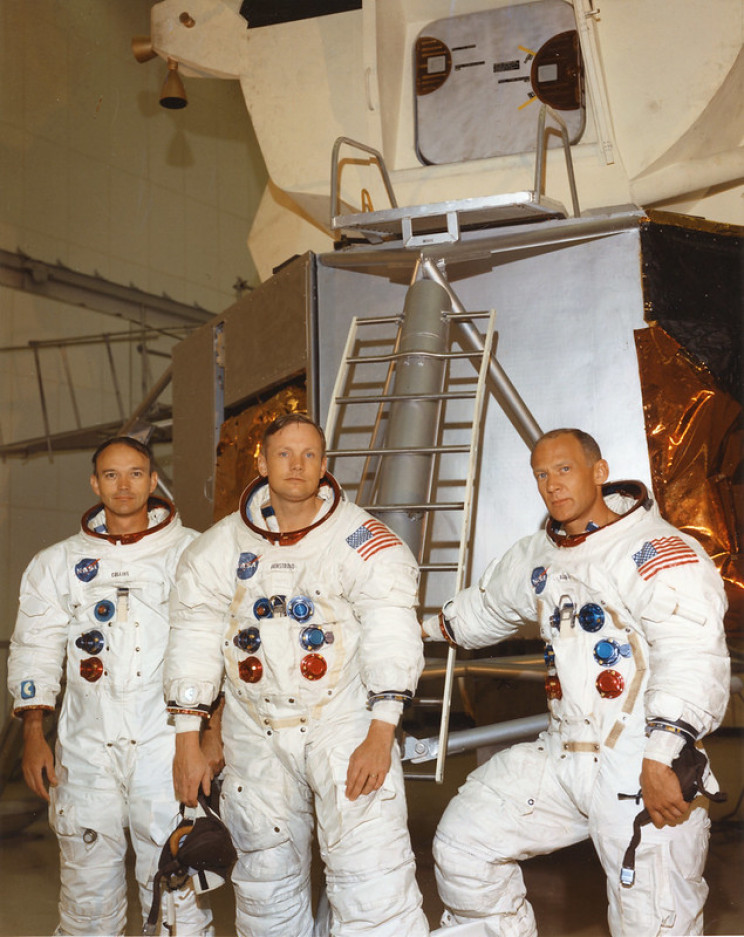 apollo 11 crew and capsule