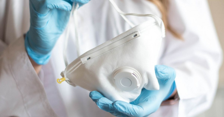 Scientists develop face masks that light up when they detect coronavirus