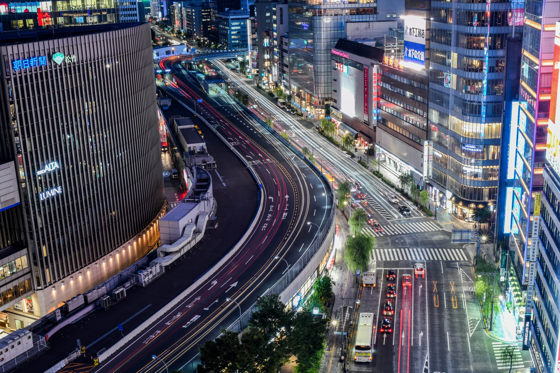Japan 5.0: A Testbed for Humanoid Robots, 5G, and Autonomous Cars Japan 5.0: A Testbed for Humanoid Robots, 5G, and Autonomous Cars