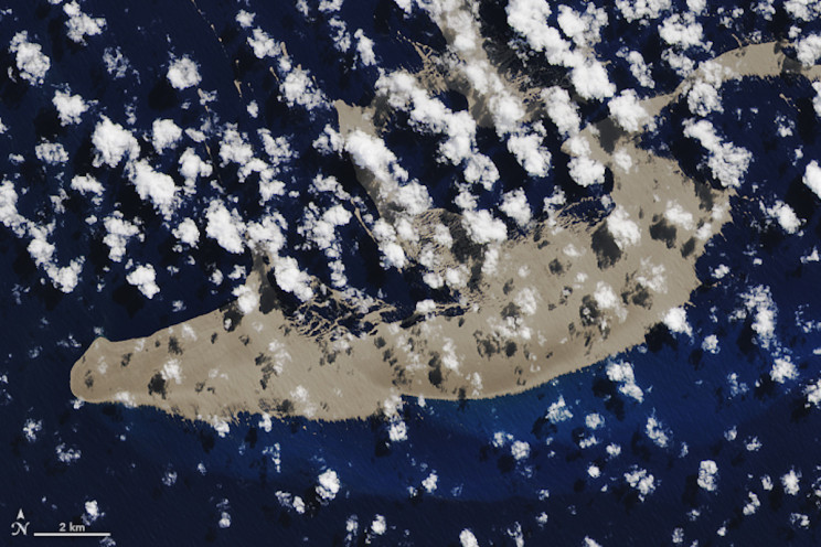 Newly Discovered Pumice Raft Headed Towards Australia Could Help the Great Barrier Reef Newly Discovered Pumice Raft Headed Towards Australia Could Help the Great Barrier Reef