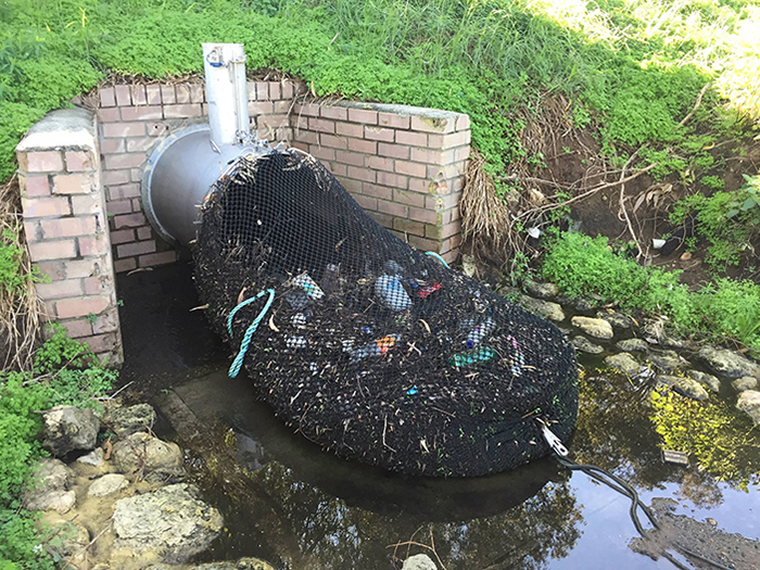 Australian City Uses Drainage Nets to Stop Waste from Polluting Waterways Australian City Uses Drainage Nets to Stop Waste from Polluting Waterways
