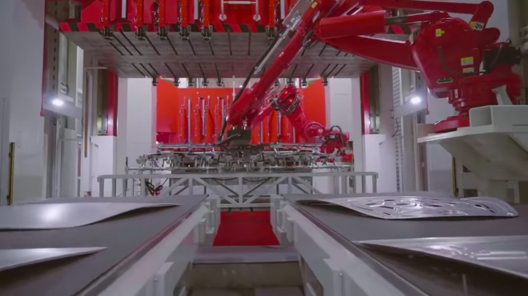 Tesla's Video from Inside Its Shanghai Gigafactory Is a Peek into the Future Tesla's Video from Inside Its Shanghai Gigafactory Is a Peek into the Future