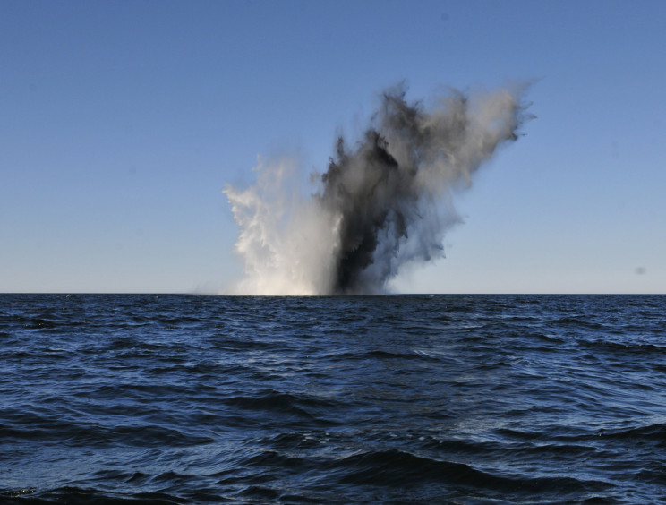 How Do Naval Mines Work? How Do Naval Mines Work?