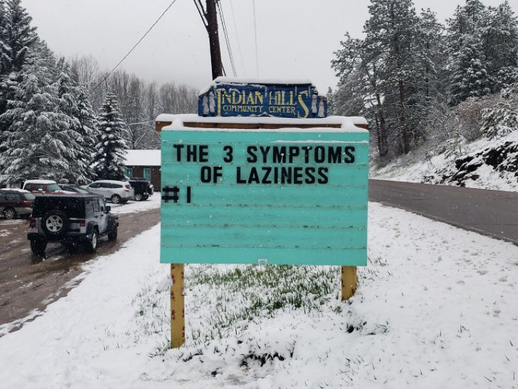 9 of the Funniest Puns Displayed on Public Signs in Colorado
