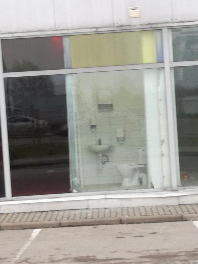 bad architectural decisions toilet