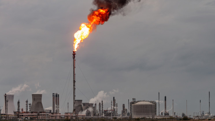Study warns nearly half of fossil fuel sites need to be shut down to avoid climate disaster