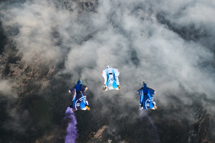 BMW Backed Impeller Thrusted Electric Wingsuit Can Fly at 185 MPH BMW Backed Impeller Thrusted Electric Wingsuit Can Fly at 185 MPH