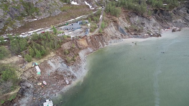 Footage Shows Major Landslide Destroying 8 Houses in Norway Footage Shows Major Landslide Destroying 8 Houses in Norway