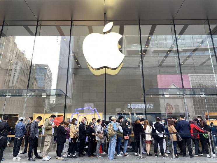 With iOS 15.4, iPhone Face ID finally gets a critical new feature